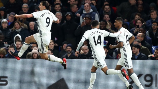 ibrahimovic-leap-manchester-united-palace.jpg